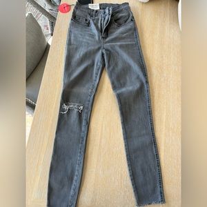 Brand NWT!!! Nobody Denim, size 27 “Cult Skinny” Jeans 🔘